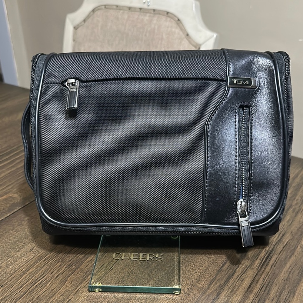 Tumi Black Arrive Barajas Kit bag Durable and Elegant